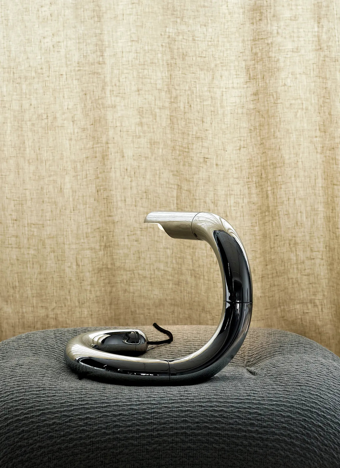 Gubi - Lampe de Table - Aspide