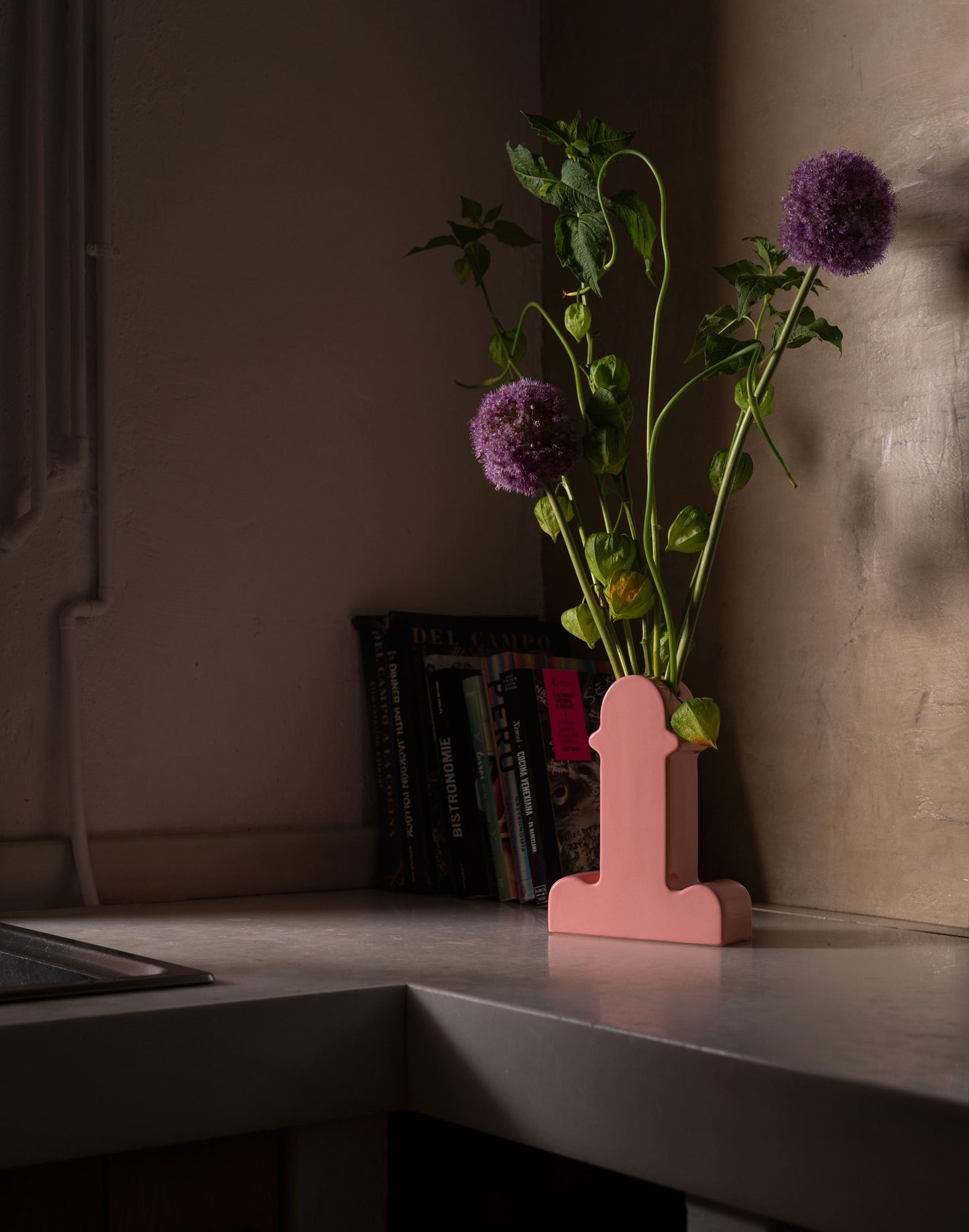 Barcelona Design - Vase Shiva rose en céramique, Ettore Sottsass