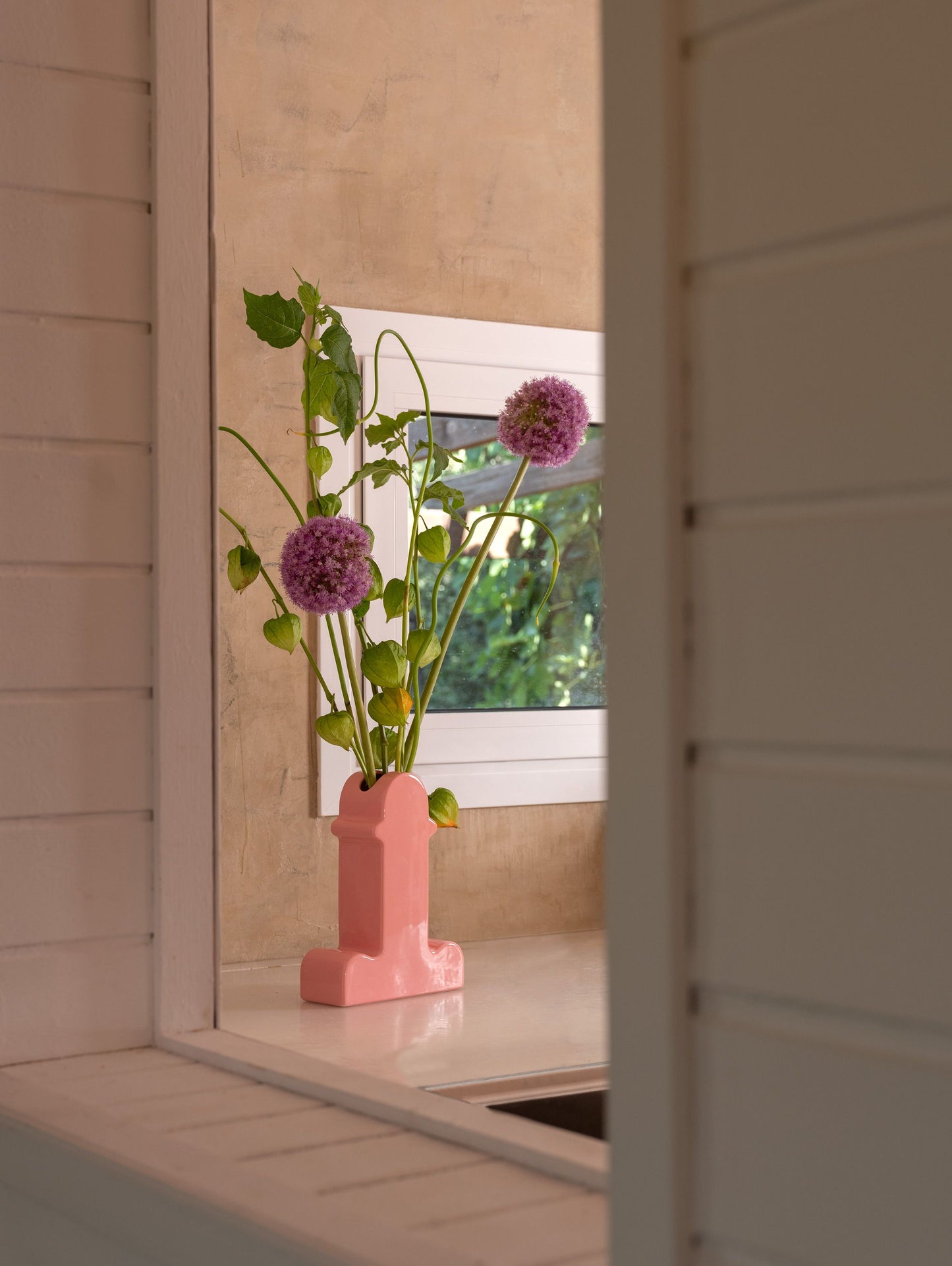 Barcelona Design - Vase Shiva rose en céramique, Ettore Sottsass
