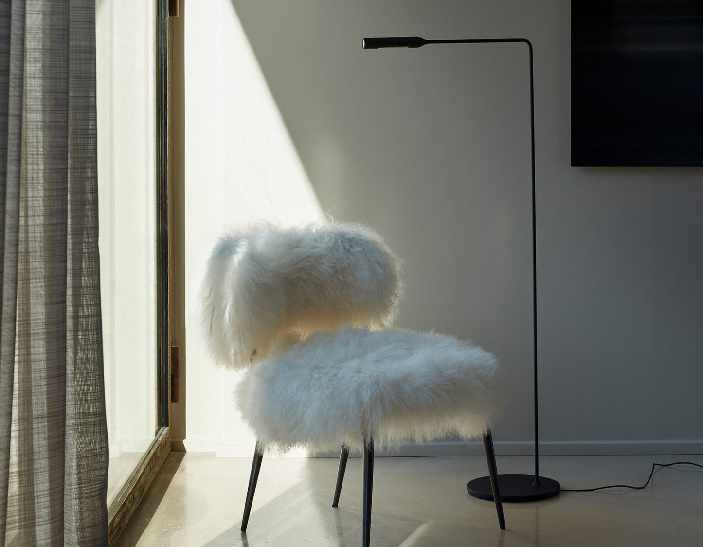Lumina - Lampadaire Flo lounge noire de Foster+Partners