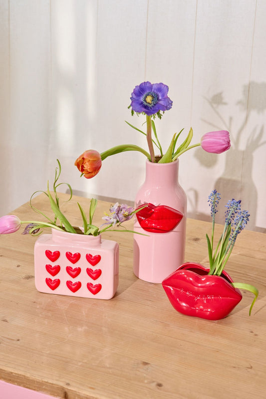 Rice - Petit vase carré en céramique rose à coeurs