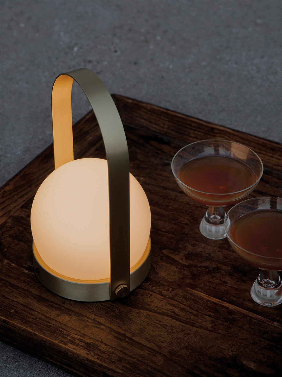 Audo Copenhagen - Lampe de table - Carrie Laiton brossé