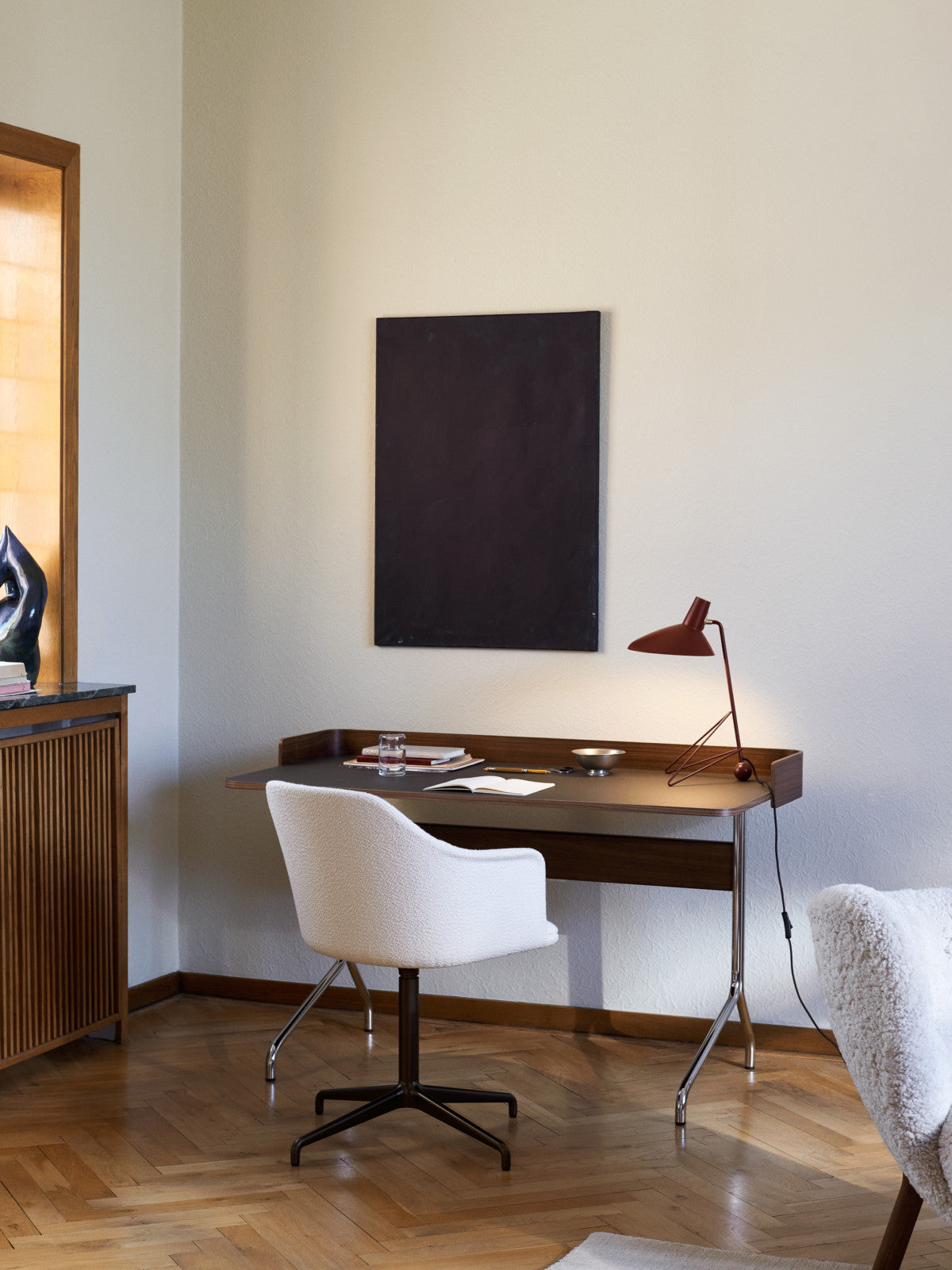 And Tradition - Bureau - Pavilion AV17