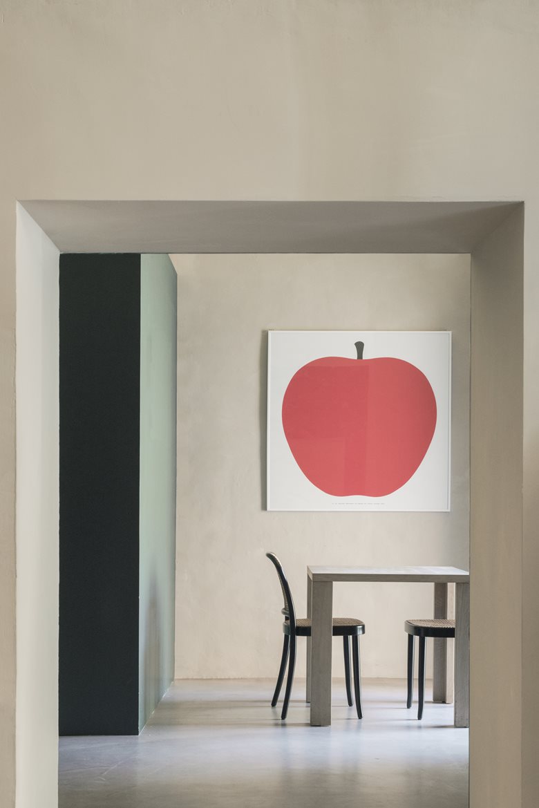 Danese - Sérigraphie Uno, la Mela de Enzo Mari, 112x112cm