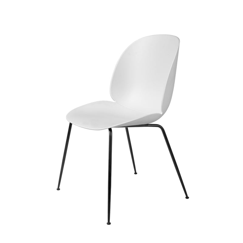 Gubi - Chaise Beetle plastique polypropylène de GamFratesi