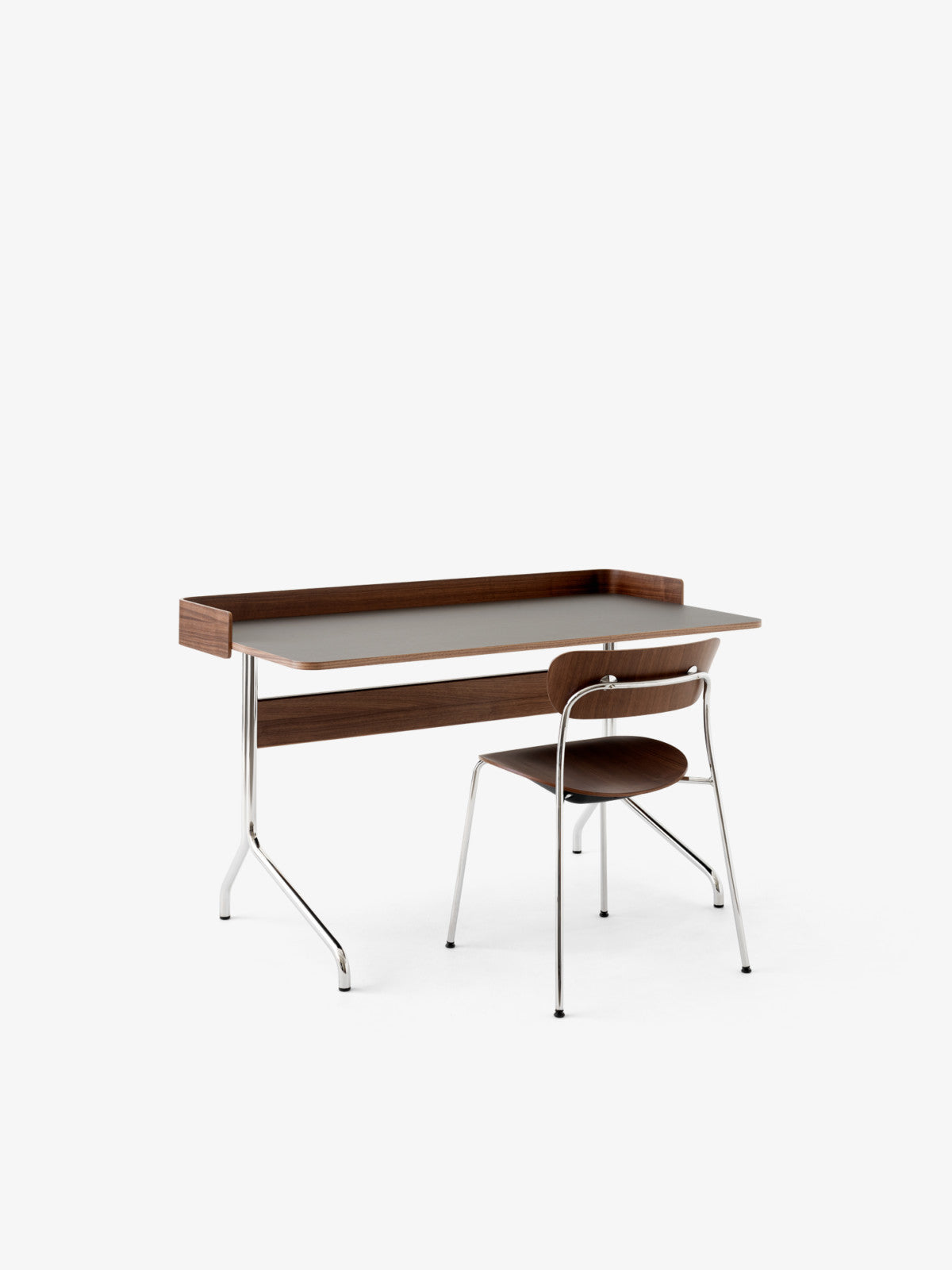 And Tradition - Bureau - Pavilion AV17