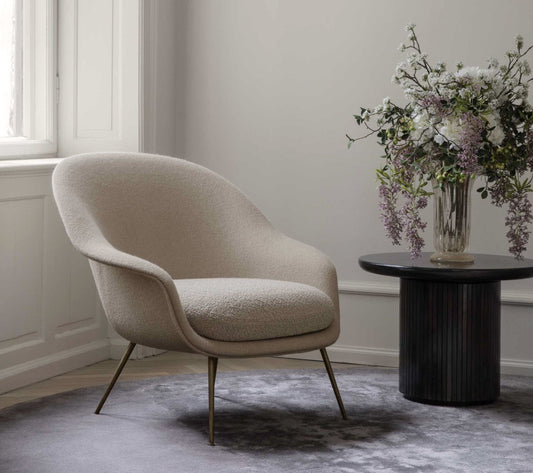 Gubi - Fauteuil Bat de GamFratesi