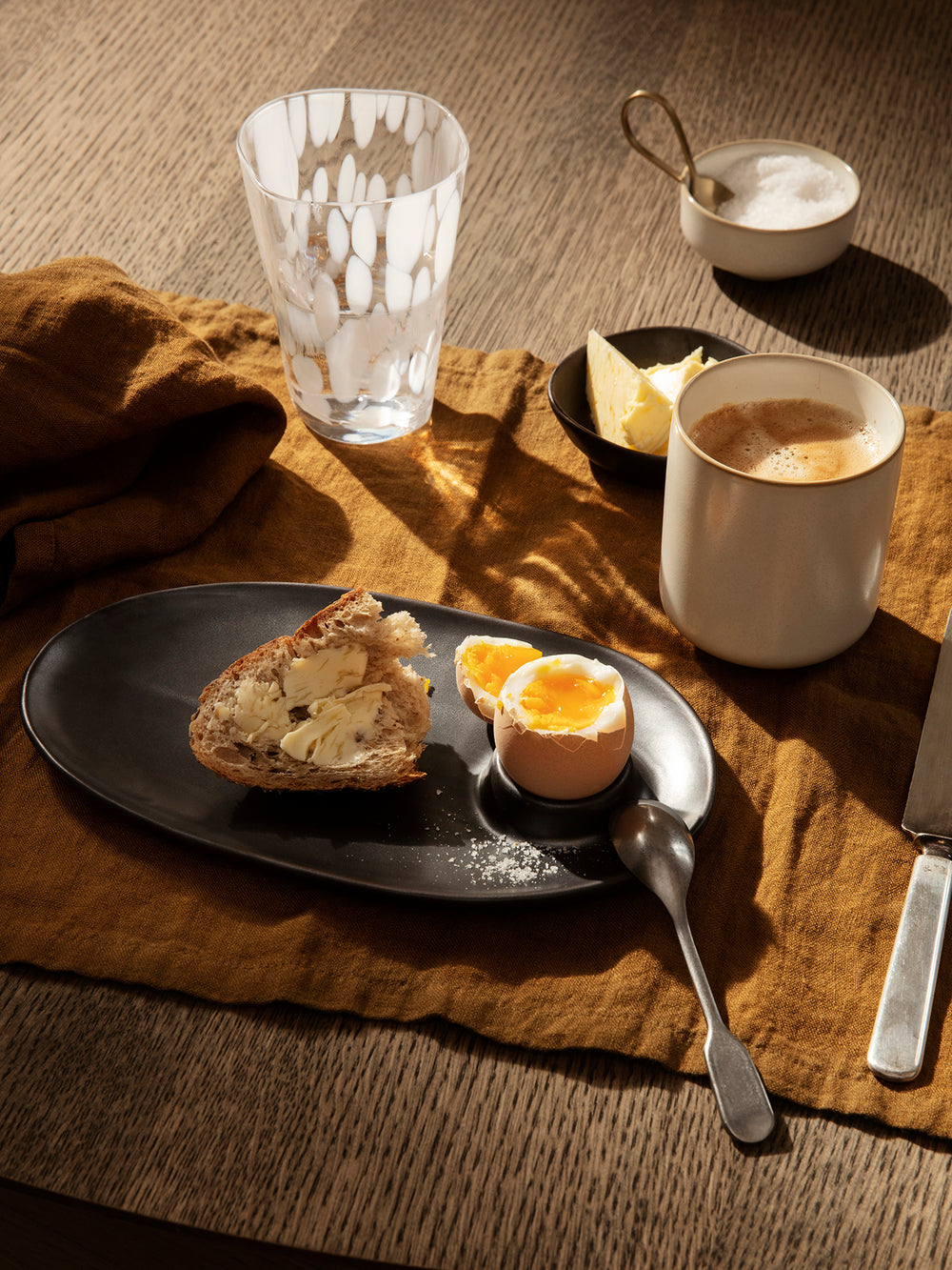 Ferm Living - Assiette petit-déjeuner Flow - Noire