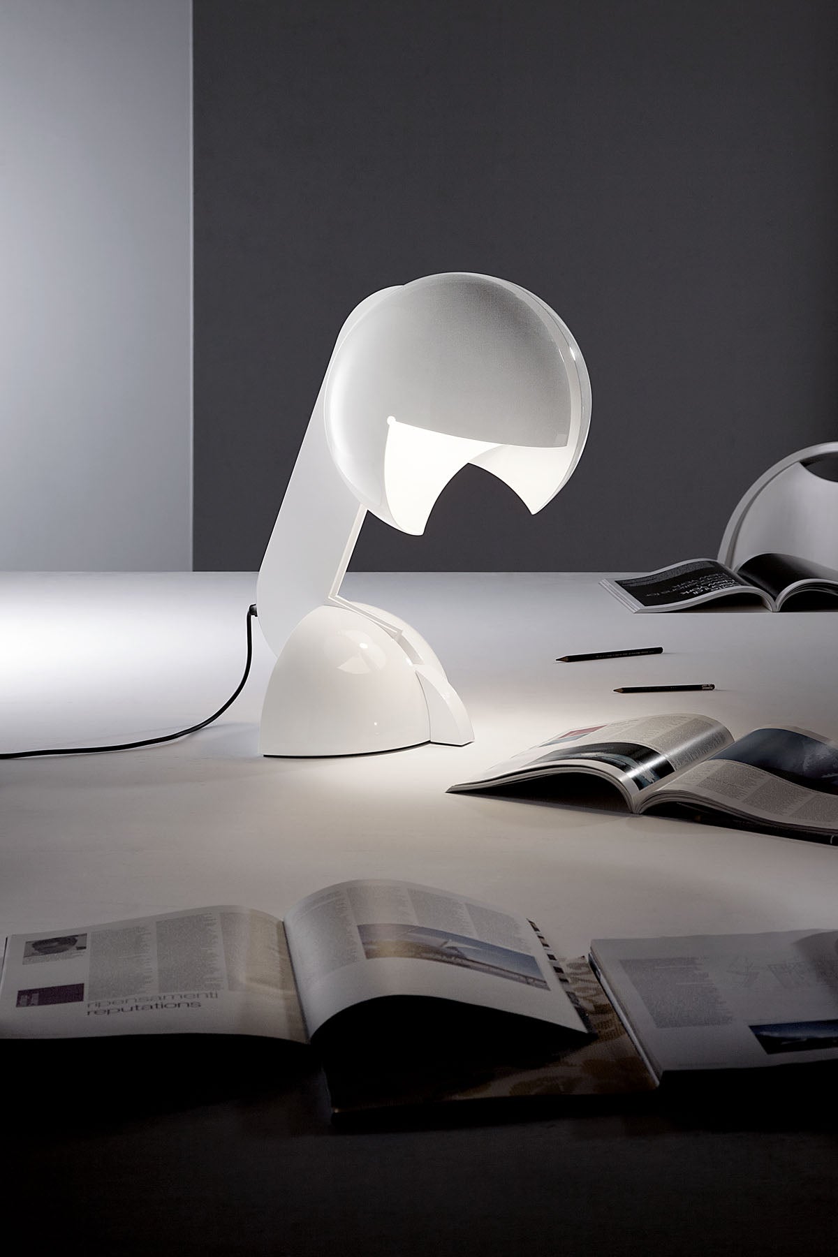 Martinelli Luce - Lampe Ruspa par Gae Aulenti