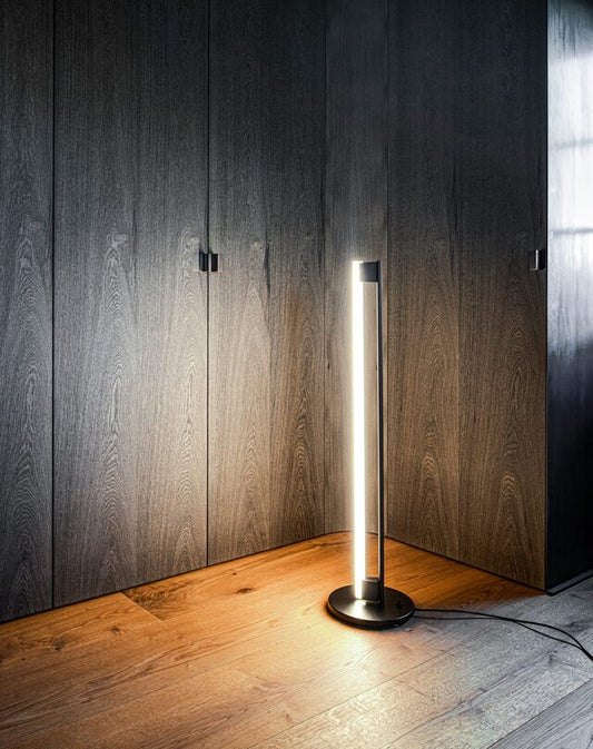 Classicon - Lampadaire Tube light de Eileen Gray