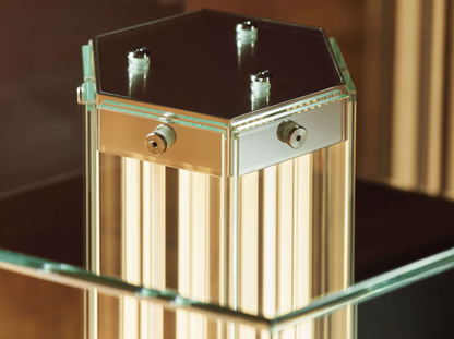 Flos - lampe de table SuperWire T par Formafantasma